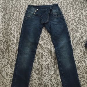 Butt lift brazilian jeans