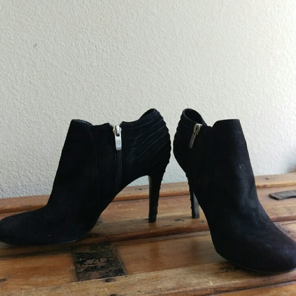 Enzo Angiolini ankle booties