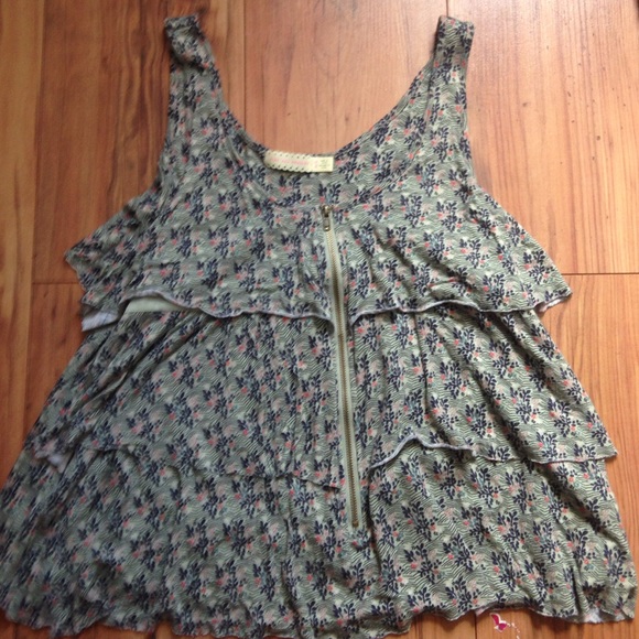 Really cute zip up tank top