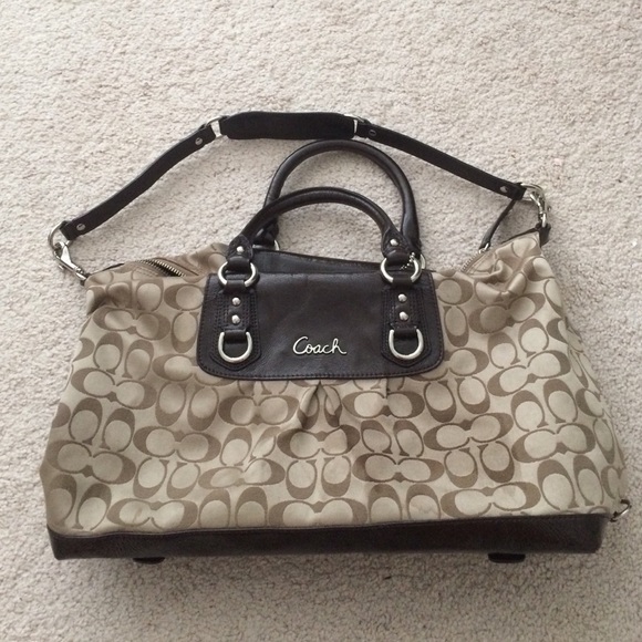 Coach monogram purse