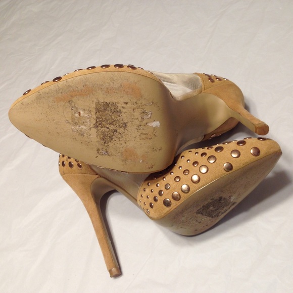 👠French Connection Taupe Suede Studded Pumps - Picture 4 of 4