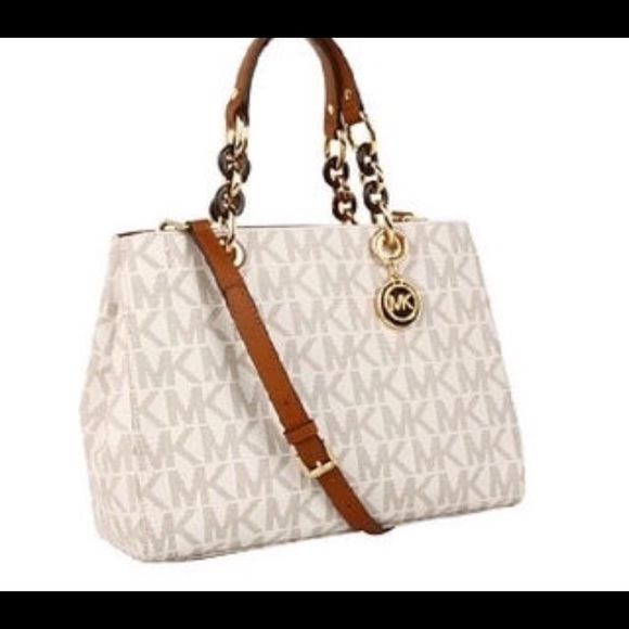 Micheal kors med vanilla satchel