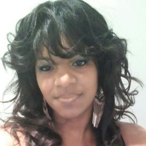 Meet your Posher, Maxine