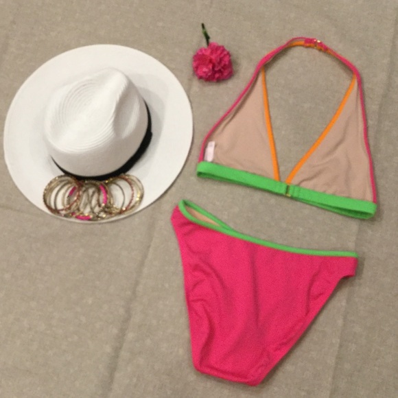 NWOT. 🇺🇸SALE. Victoria Secret Bikini. - Picture 2 of 4