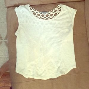 Sleeveless shirt