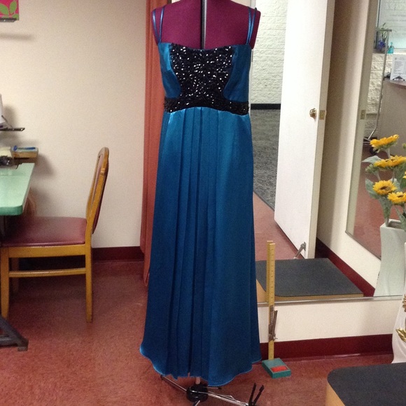 Beautiful gown brand new NWOT