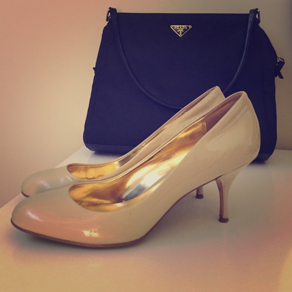Knife patent leather Coach pumps