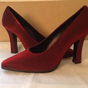 PERFECT MATCH EVENING SHOE NWT