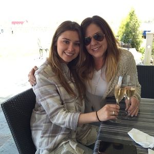 Meet your Posher, Alisa