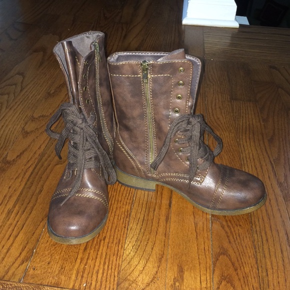 Combat boots size 5.5