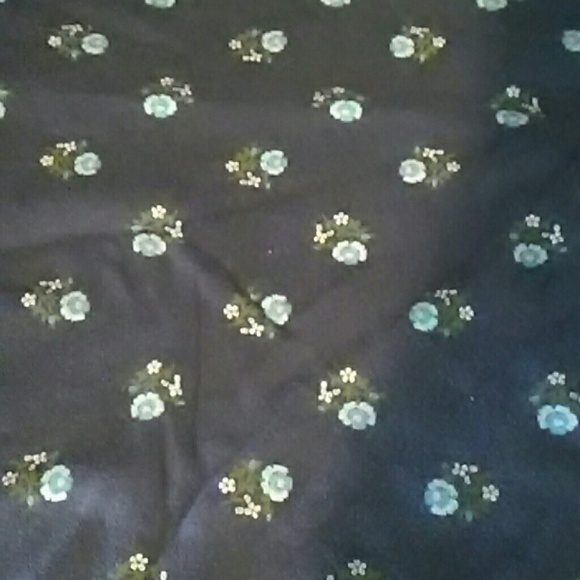 Top - Picture 2 of 3