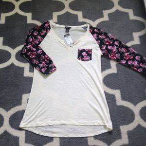 Rue 21 cream shirt with black sleeves