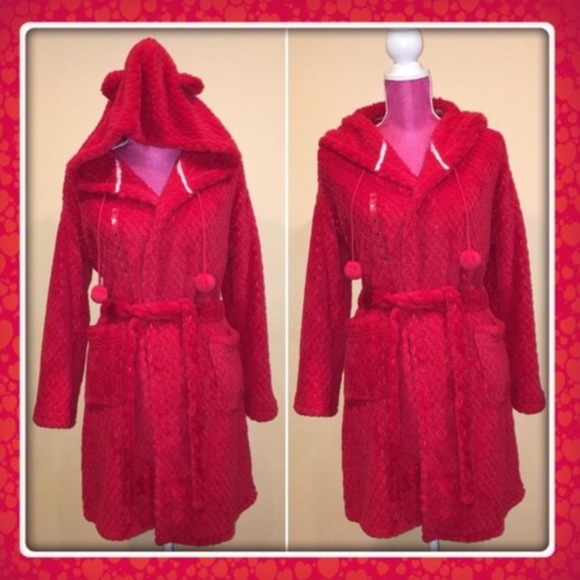 ❤️BNWT- Red Victoria's Secret fleece robe!