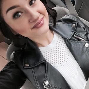 Meet your Posher, Alicia