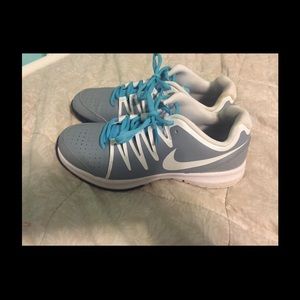 Nike tennis shoes