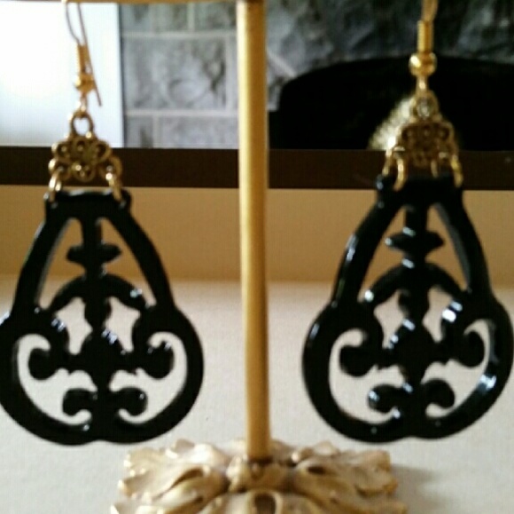 Black Beautiful Earrings