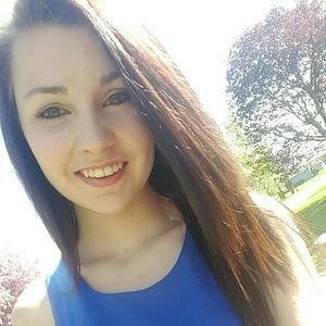 Meet your Posher, Courtney