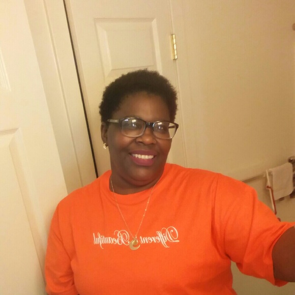 Meet your Posher, Annette - Picture 1 of 1