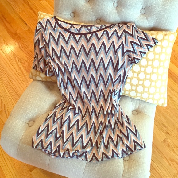Patterned Gap tee