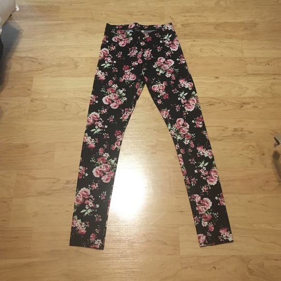 Pacsun floral leggings Nollie