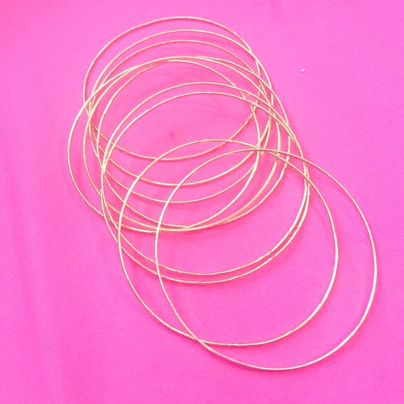 10 stylish gold bangles