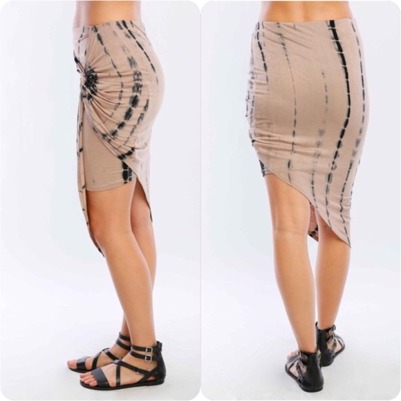 | ‼️LAST ONE‼️| Tie Dye Asymmetrical Skirt - Picture 2 of 2