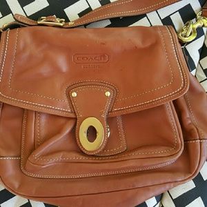 BROWN LEATHER COACH PURSE