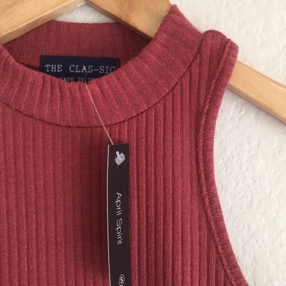 1-Left | Side Slit Ribbed Tank - Picture 2 of 4