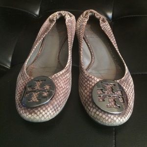 Tory Burch Snake skin flats sz 6.5
