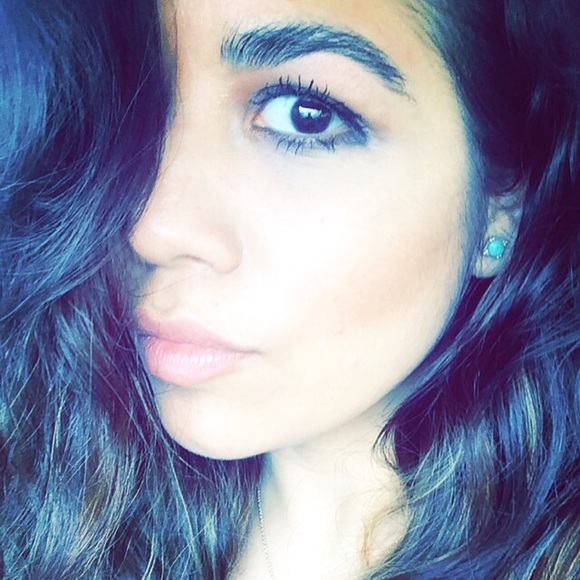 Meet your Posher, Megan - Picture 2 of 2