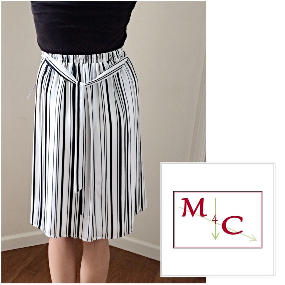 ⚜️ Chic Black & White Striped X-SMALL