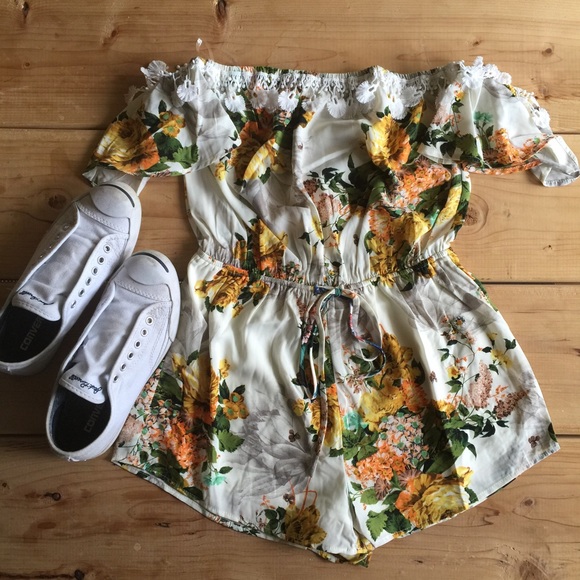 •LAST• Garden Society Floral Romper - Picture 4 of 4