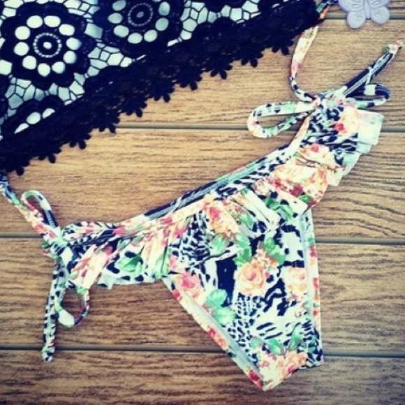 Other - 🆕 Cheeky bikini bottoms