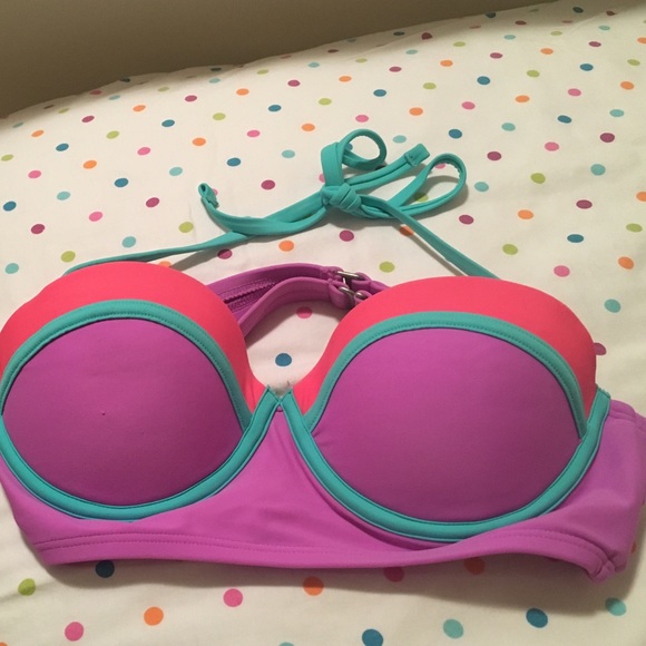 Triangle look alike bathing suit