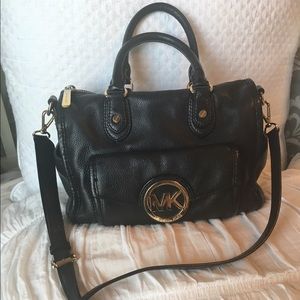 BLACK LEATHER CROSSBODY SATCHEL | MK