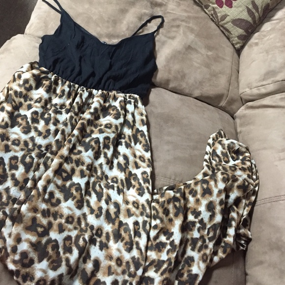 Rue 21 Leopard-print maxi skirt