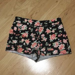 Forever21 floral shorts S black