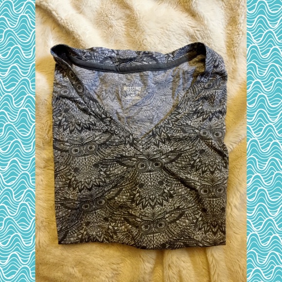 Owl V-neck T-shirt
