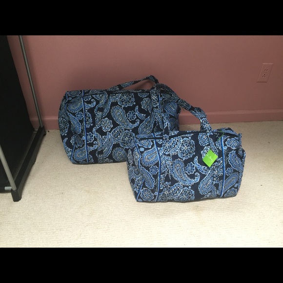 Sold Vera Bradley duffel set - Picture 1 of 4