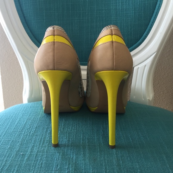 Snake print and yellow L.A.M.B. Heels! Like new! - Picture 2 of 4