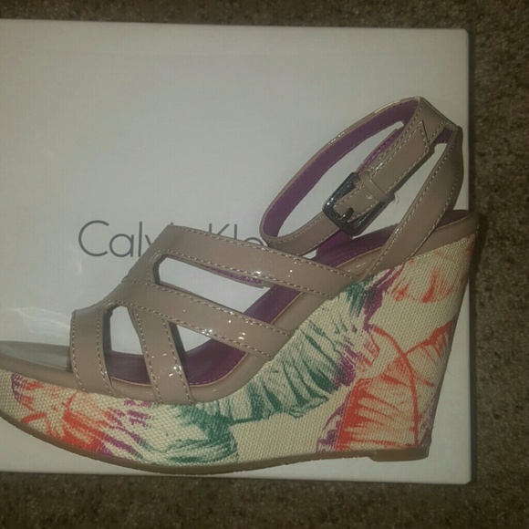 Calvin Klein wedges sz. 6.5 - Picture 2 of 2