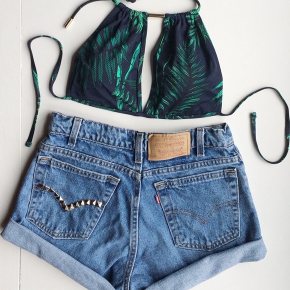 ‼️SOLD‼️ Levi's High Waisted Studded Jean Shorts