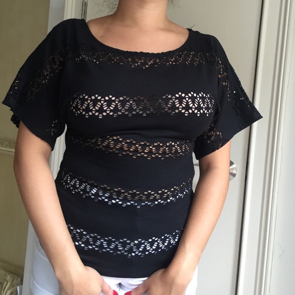 🍀Bebe* Eyelet Knit Short Sleeve Top