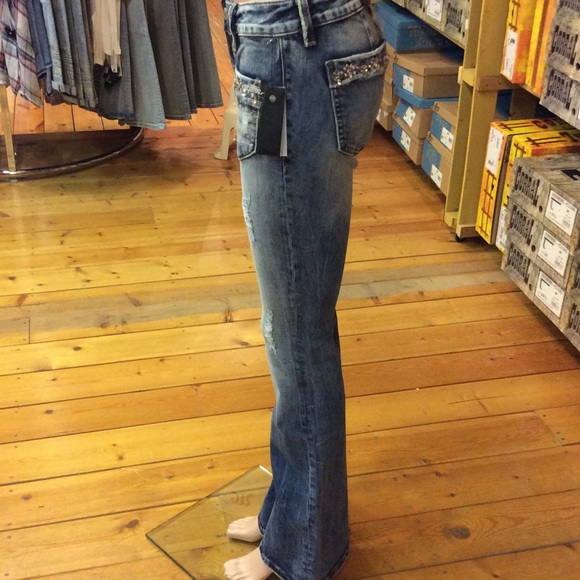 Miss Me jeans SOLD - Picture 2 of 4