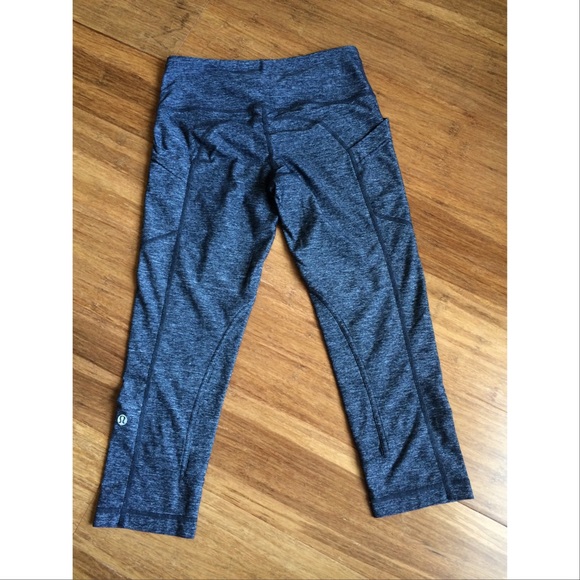 Lululemon WUC with pockets - Picture 2 of 4