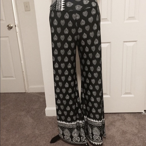 Moa Moa Pants - 🌀HP🌀 Black & White Graphic Print Palazzo Pants