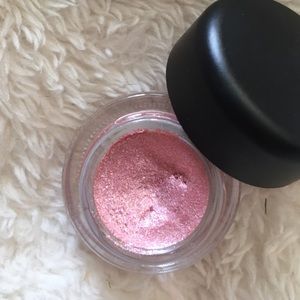 LE Fluidline gel liner in Feminine Edge!