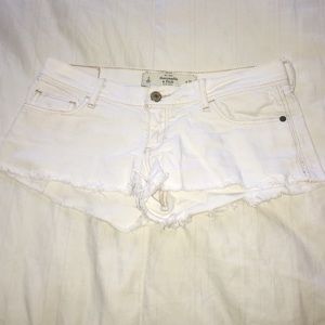 White Abercrombie and Fitch shorts