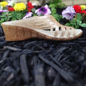 🎃🎃🎃VTG gold glitter jelly wedges