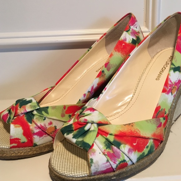 HOST PICK! Pretty Floral Peep Toe Wedges - Picture 2 of 4